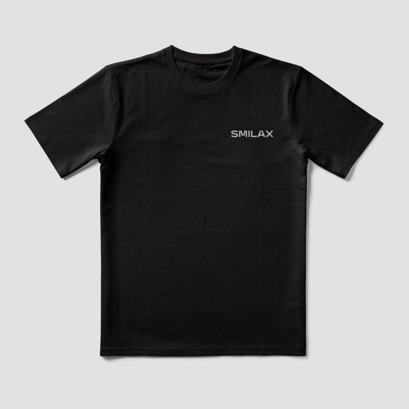 Camiseta negra marca Smilax